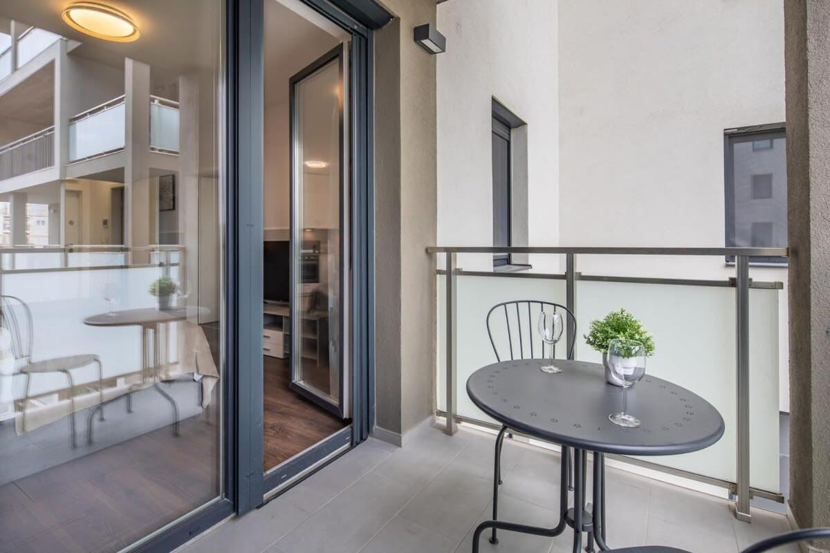 Central - New - Cozy Stay Budapeste Exterior foto